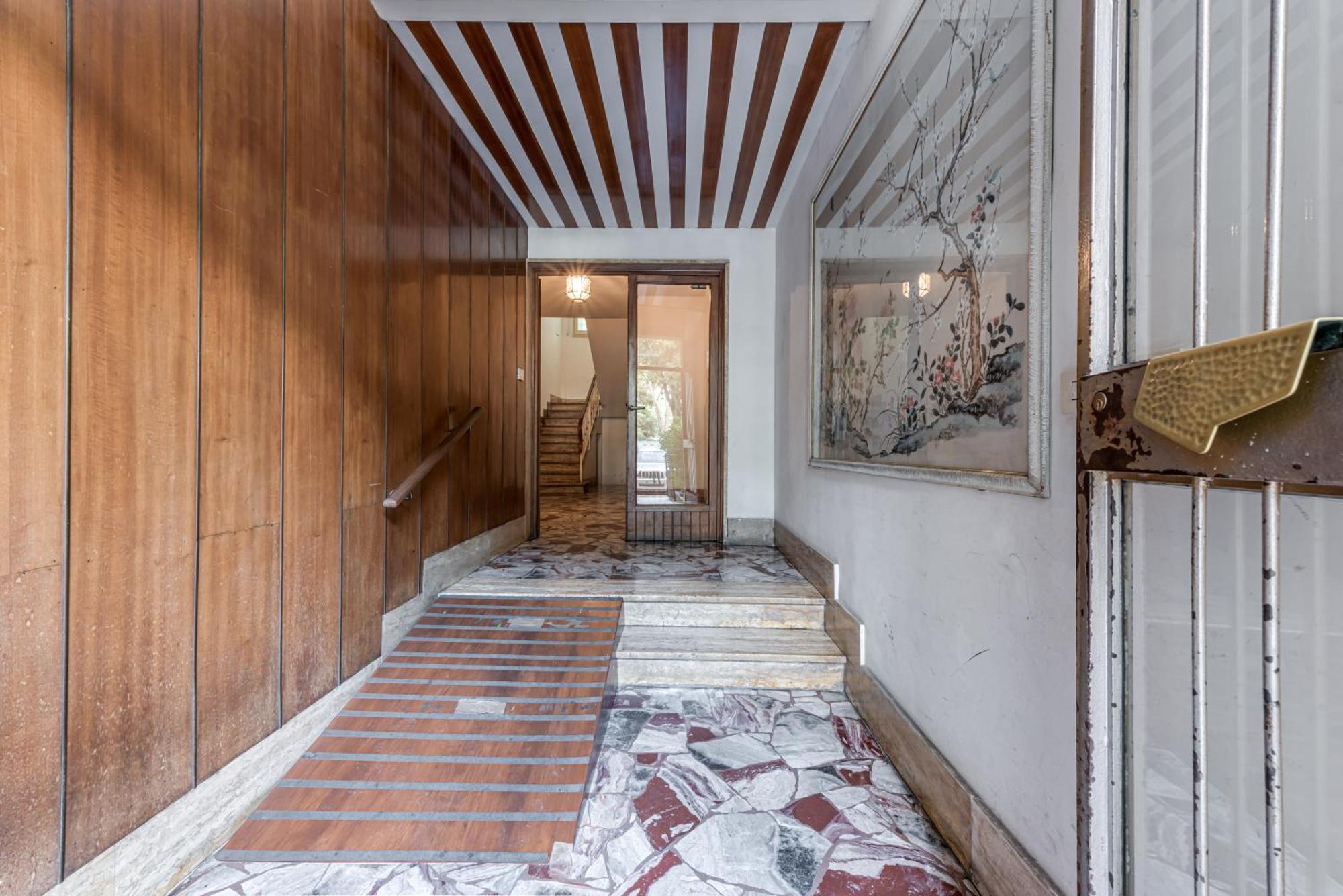 Nada's House - *